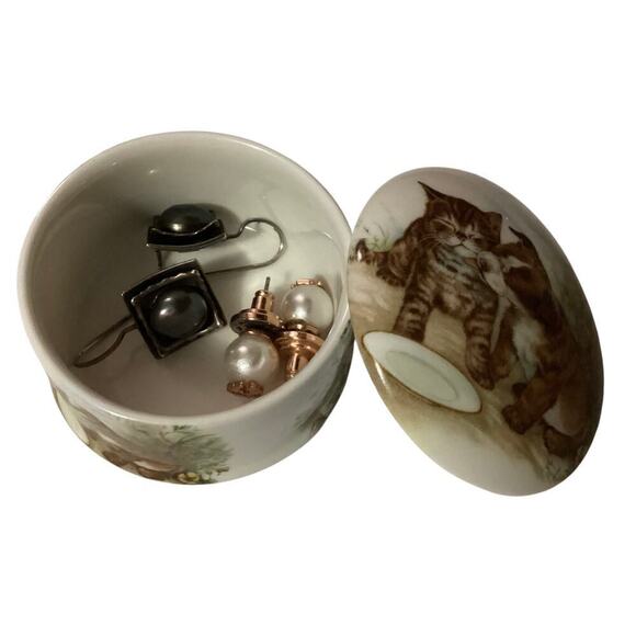 Vintage Bone china england trinket box puppy and kitten motif - Picture 5 of 5